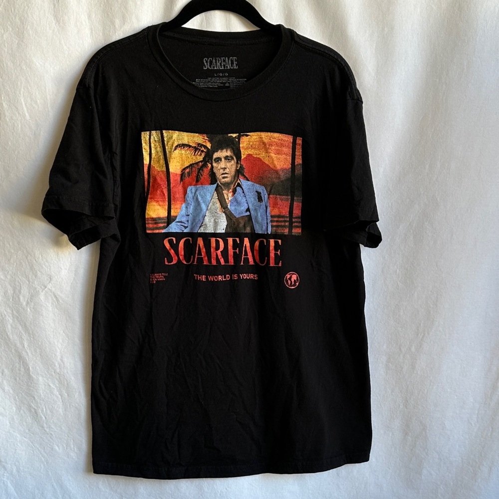Scarface "The World is Yours" black T-shirt featuring Tony Montana, size L